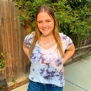 Cute Tie-Dye crisscross American Eagle top!